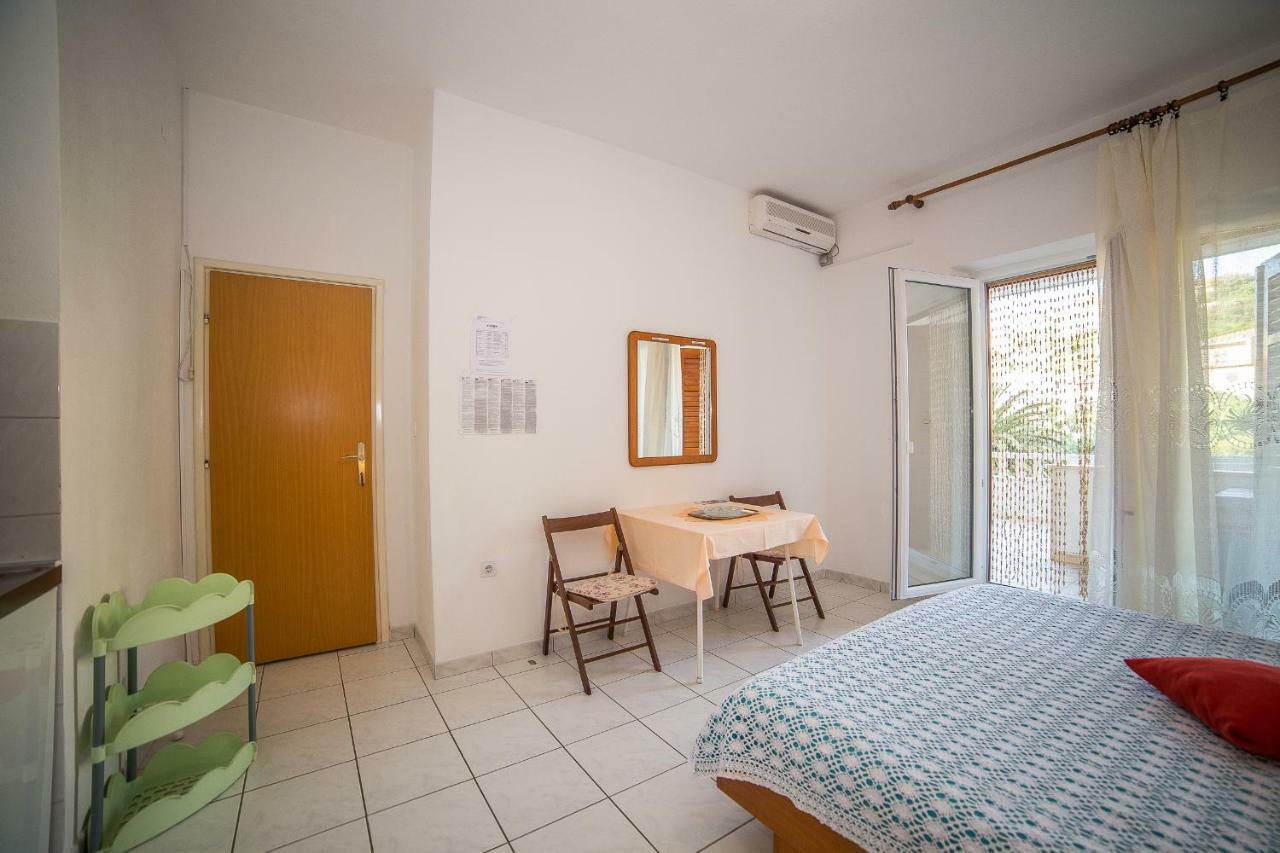 Apartmani Ina Povlja  Extérieur photo