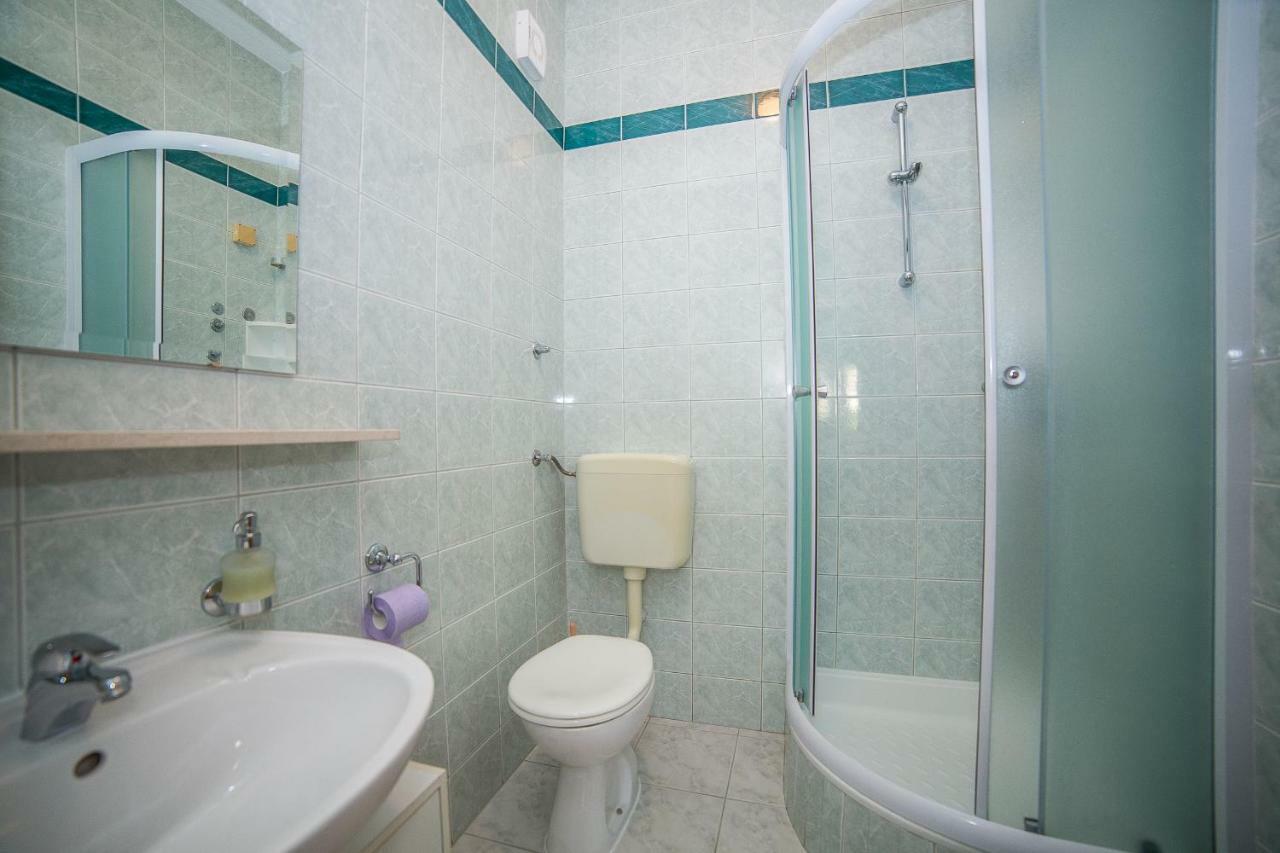 Apartmani Ina Povlja  Extérieur photo