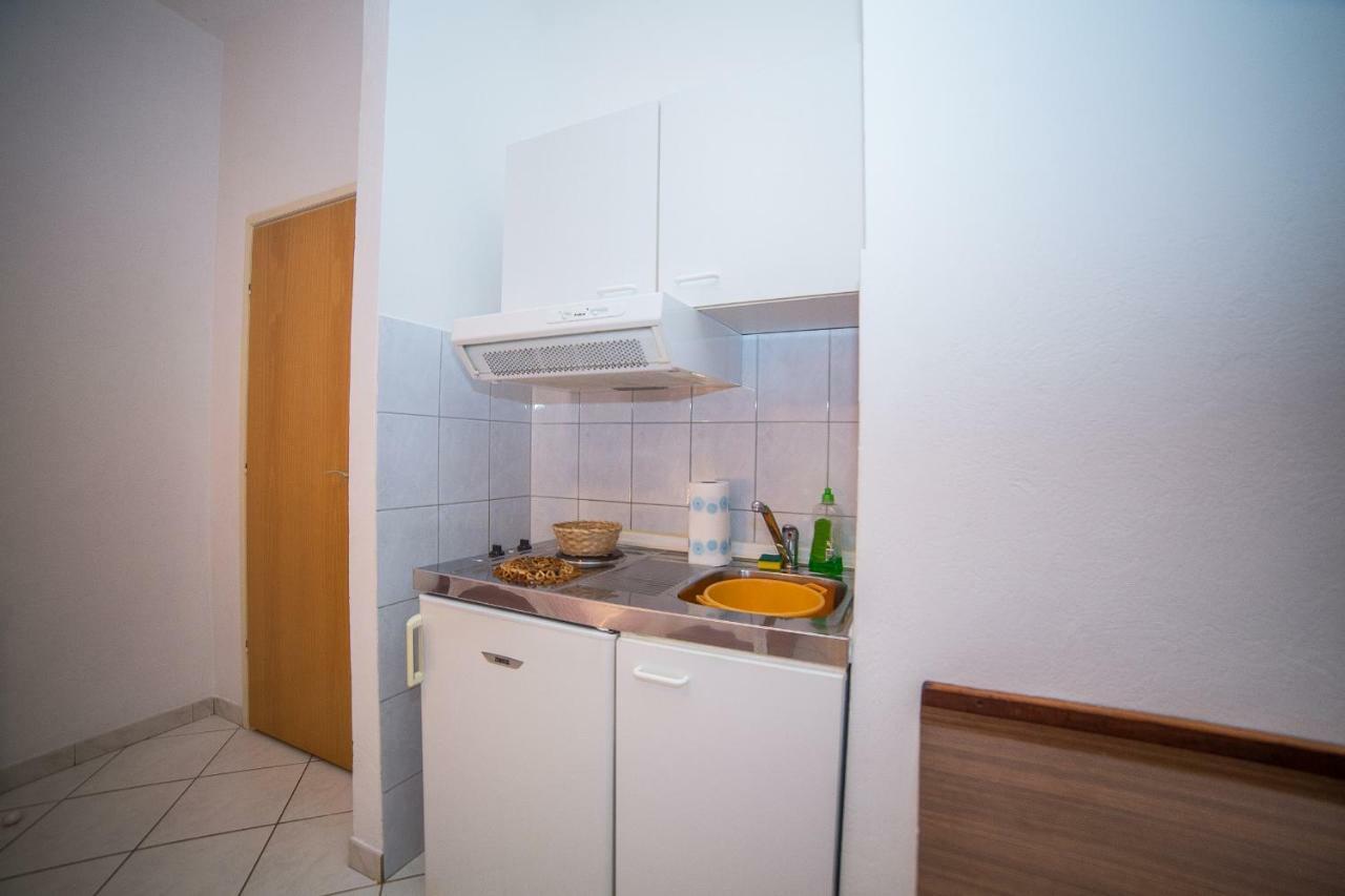 Apartmani Ina Povlja  Extérieur photo